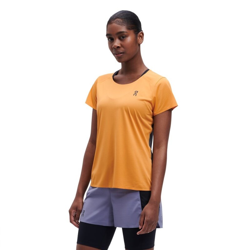 ON Performance T W Mango/black Passion Running